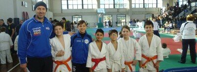 I piccoli atleti con il maestro Baglieri