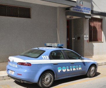 macchina polizia bis
