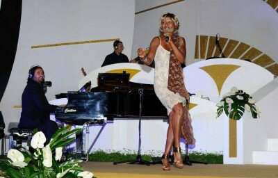 amy stewart sul palco dei ragusani nel mondo